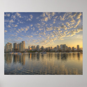 Poster Regardant à travers False Creek l'horizon de