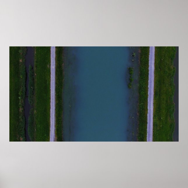 Poster Rivière le long de la route (Devant)