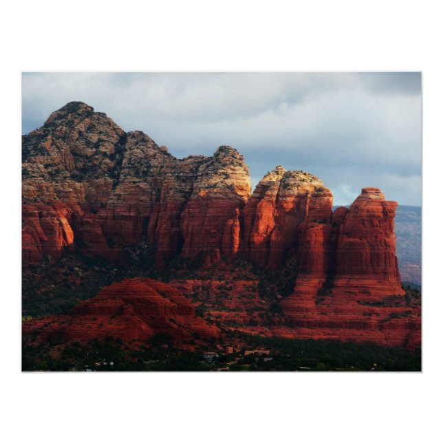 Poster Roche à café nuageux à Sedona Arizona (Devant)