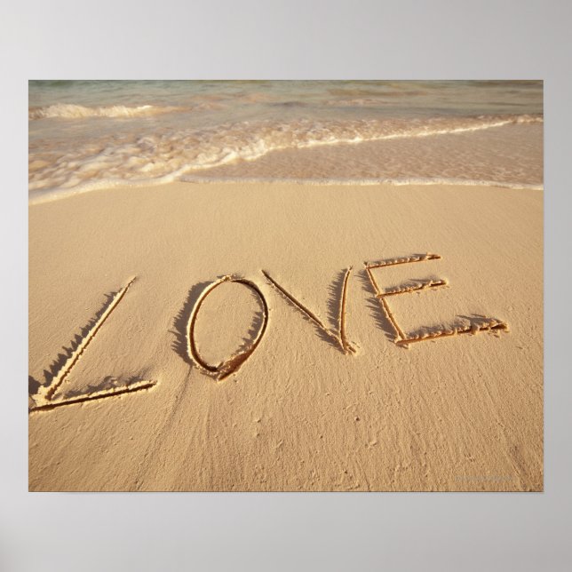 Poster Sable "Love" écrit sur la plage avec l'arrivée (Devant)