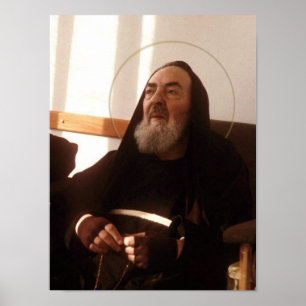 Poster Saint Pio priant Le Saint Rosaire.