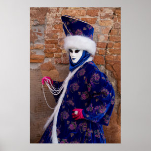 Poster Se pavanant dans un costume de carnaval, Venise