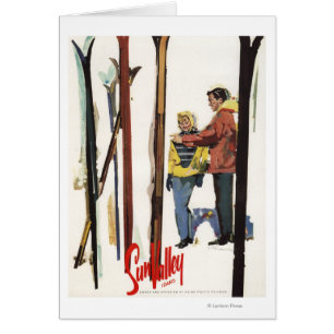 Poster Skis debout dans la neige par un couple