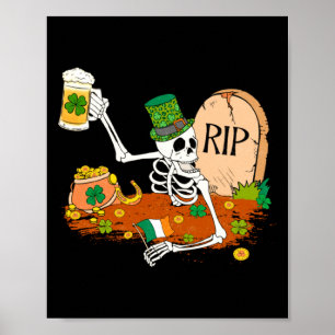 Poster Squelette buvant de la bière Saint-Patrick Leprech
