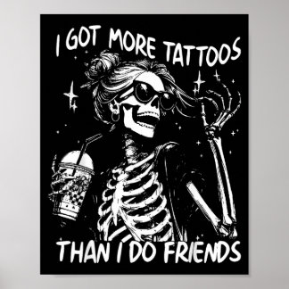 Poster Squelette de tatouage avec plus de tatouages que d