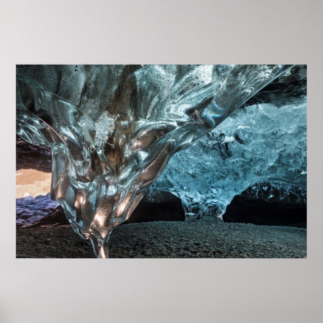 Poster Stalactite De Glace Dans Une Grotte De Glace (Devant)