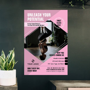 Poster Studio de Yoga rose féminin Logo Marketing Fitness