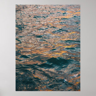 Poster Sunlit Ocean Waves - Reflective Nature Photography