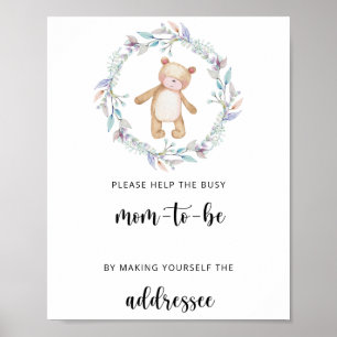 Poster Teddy aide la future maman occupée à adresser une