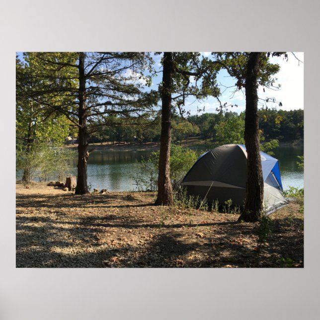 Poster Tente Camping au bord du lac (Devant)