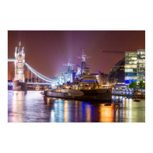 Tower Bridge Navire de guerre historique Londres