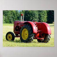 Tracteur agricole rouge antique