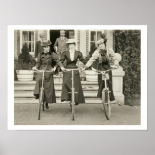 Poster Trois femmes à vélo, début des années 1900 (photo 