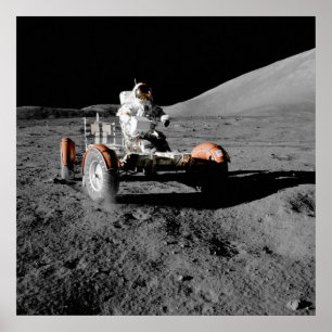 Poster Un astronaute sur la route de la lune pendant la m