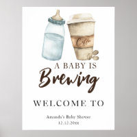Un bébé brasse un baby shower de bouteille de café