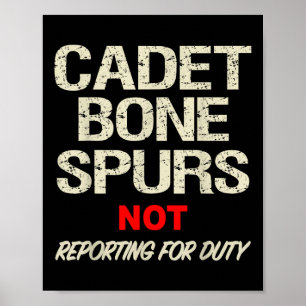 Poster Un os de cadet pousse une chemise drôle militairem