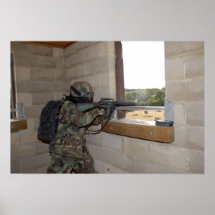 Poster Un soldat agit comme force d'opposition