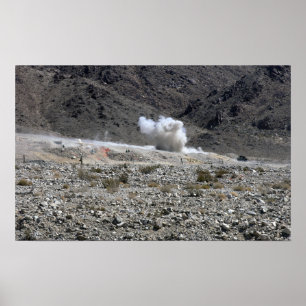 Poster Un tour d'un lanceur de fusée AT-4