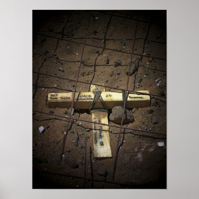 Poster Une équipe de réparation de route place une croix (Devant)