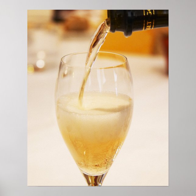 Poster Une flûte en verre de champagne remplie de Gosset (Devant)