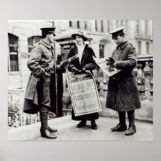 Poster Une Suffragette vendant des journaux à deux