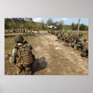 Poster US Marines assure la sécurité en tant qu'UH-1N