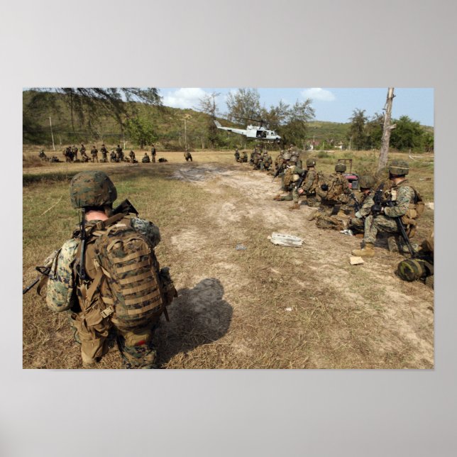 Poster US Marines assure la sécurité en tant qu'UH-1N (Devant)