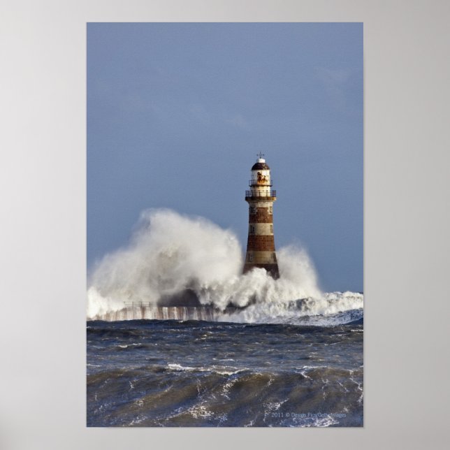 Poster Vagues s'écrasant contre le phare de Roker (Devant)