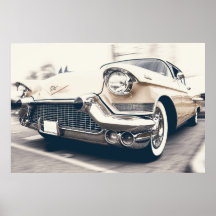 VINTAGE BEIGE CADILLAC AVEC CHROME GRILLE