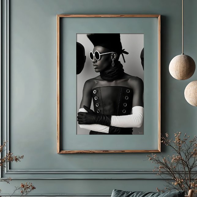 Poster Vision avant-gardiste : mode monochrome audacieuse (Créateur téléchargé)