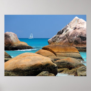 Poster Voilier passant devant la plage