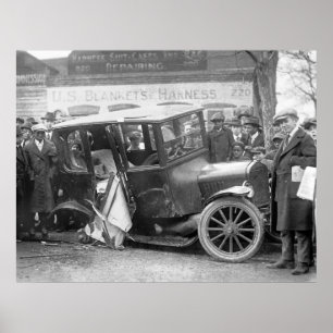 Poster Voiture ancienne détruite, les années 1920