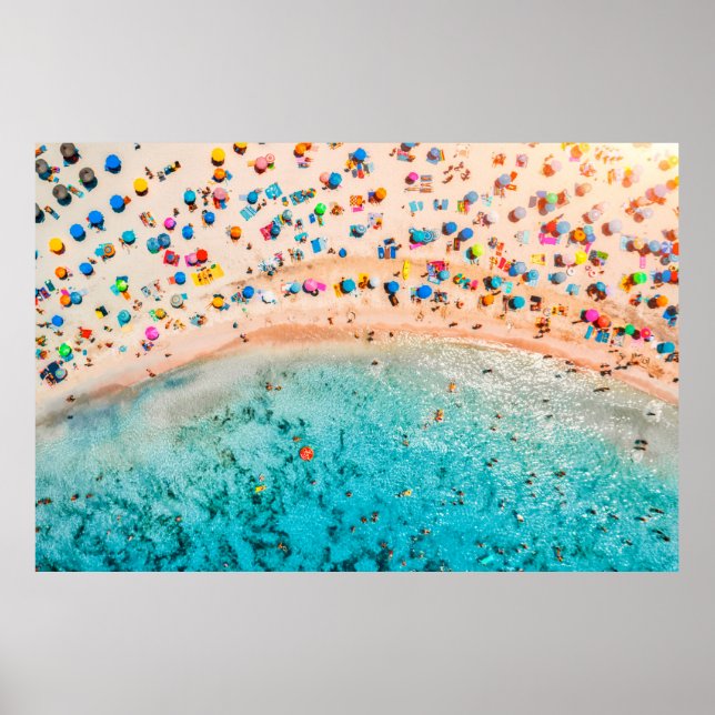 Poster Vue aérienne de la plage de sable avec des parasol (Devant)