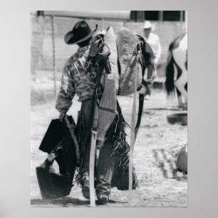 Poster Vue arrière de cowboy transportant la vitesse