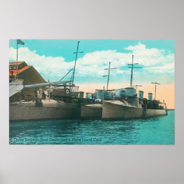 Poster Vue de trois destroyers torpilles à quai (Devant)