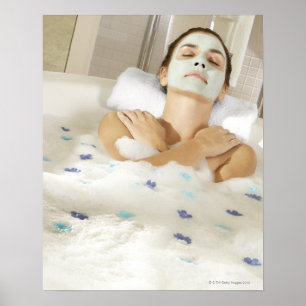 Poster Vue en grand angle d'une jeune femme portant un