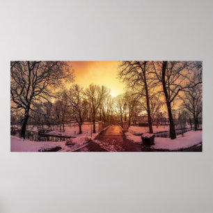 Poster Vue panoramique du parc enneigé au coucher du sole