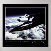 X-15 monté sur le Pylône de la Mère B-52 en vol