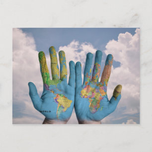 Postkarte "Welt in den Händen"