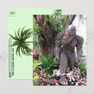Postkreuzung - Bild einer Statue Florida Skunk Ape Postkarte