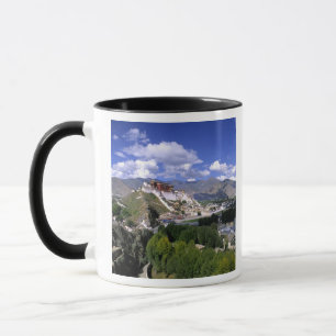 Potala-Palast an der Bergkette von einem anderen B Tasse
