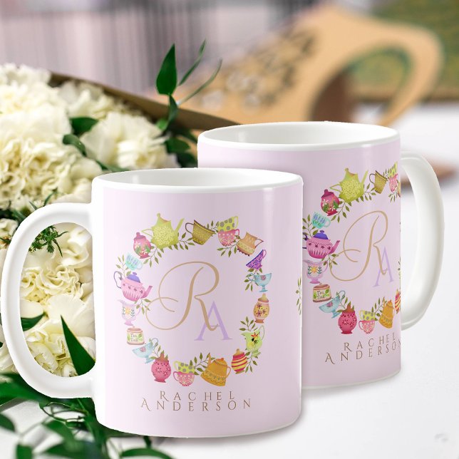 Pots de thé et tasses Monogram Pastel Mug rose (Chic wreath tea pots with cups design matching romantic fonts monogram.)