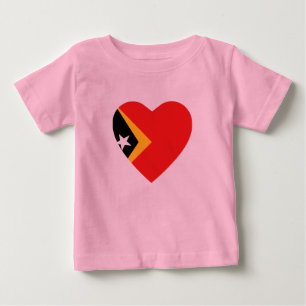 Pour Bébé T-shirt Coeur du drapeau du Timor oriental