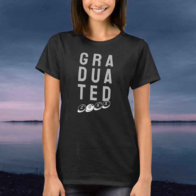 Pour les nouveaux diplômés. T-shirt diplômé (Créateur téléchargé)