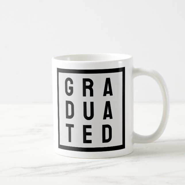 Pour les nouveaux diplômés. Une Mug à café diplômé (Droite)