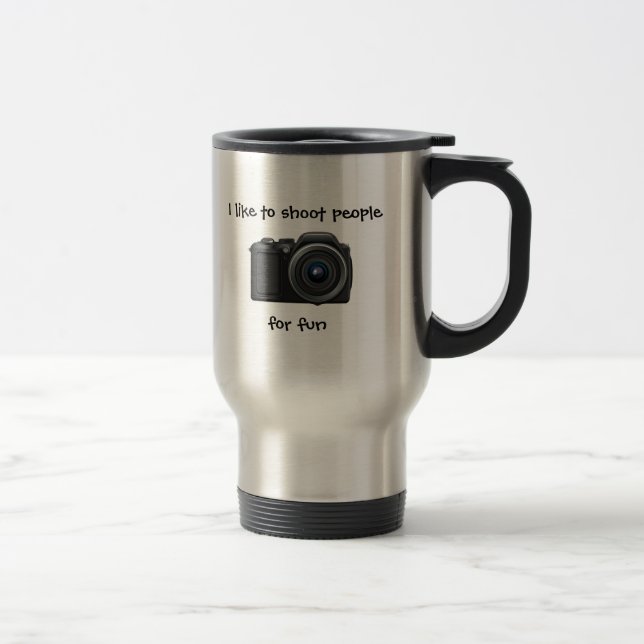 Pousse de tasse de photographe pour l'amusement. (Droit)