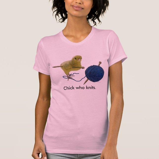 Poussin qui tricote le T-shirt de dames (Devant)