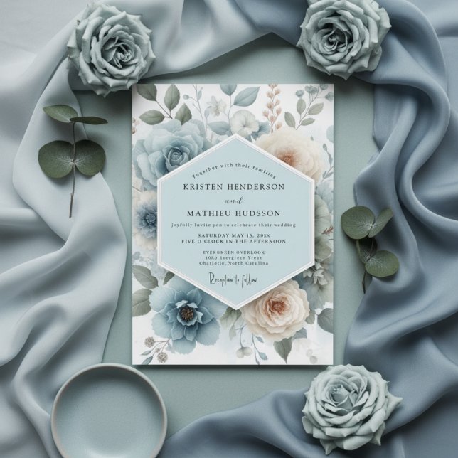Powder Blue Floral Romance Wedding Einladung (Von Creator hochgeladen)