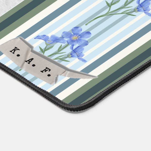 Powder Blue Striped Floral  Schreibtischunterlage (Ecke)