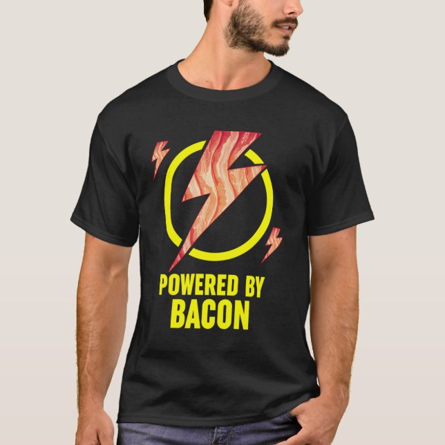Powered by Bacon Funny Grillen Bacon Lovers Pun Gi T-Shirt (Vorderseite)